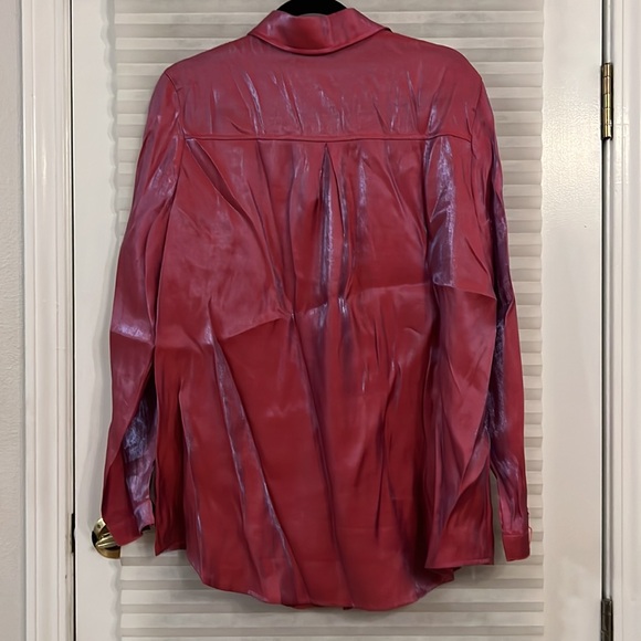 Shiny metallic pink blouse - Picture 3 of 3